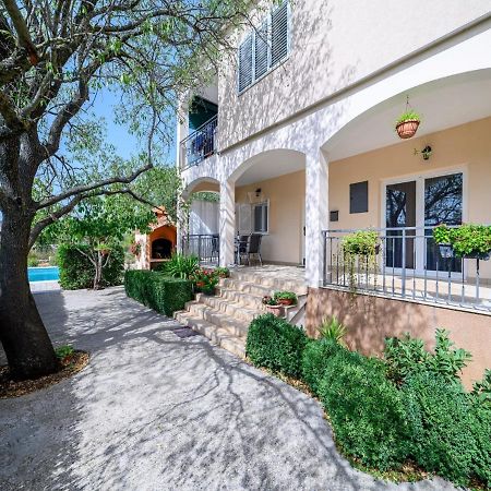 Holiday Home Rokoko ชิเบนิก ภายนอก รูปภาพ