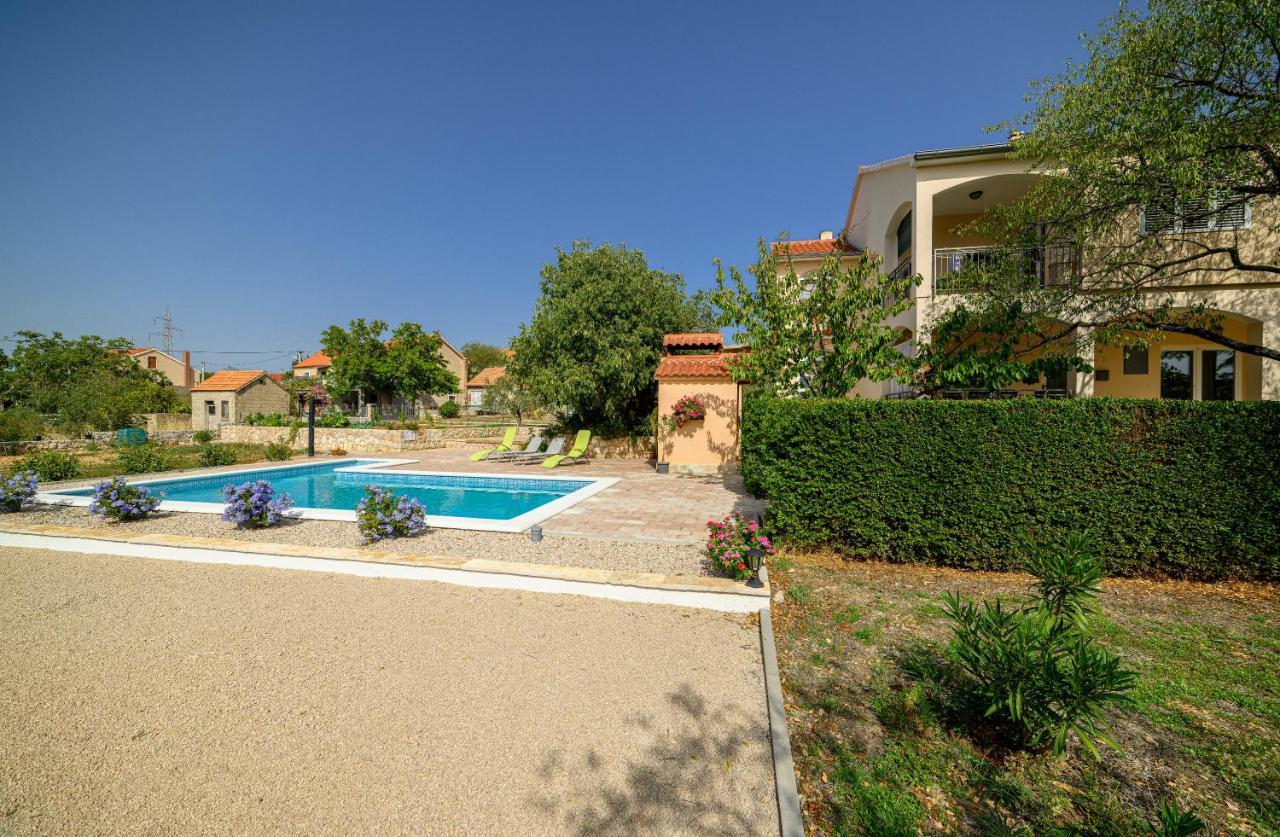 Holiday Home Rokoko ชิเบนิก ภายนอก รูปภาพ