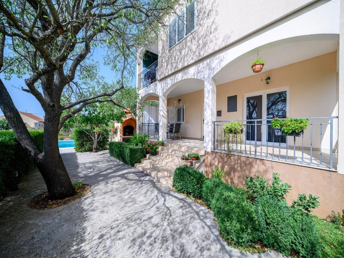 Holiday Home Rokoko ชิเบนิก ภายนอก รูปภาพ
